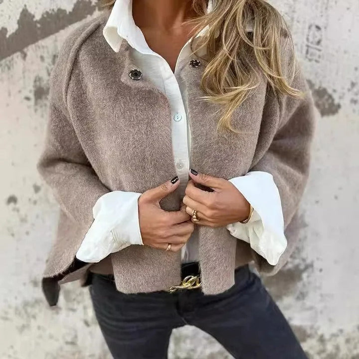 Elise | Wool coat with round neckline and long sleeves